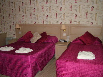 The Parisienne Hotel 2*